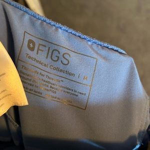 FIGS jogger style scrub pants.